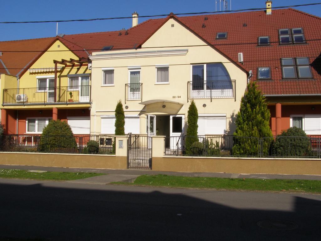 Harkany-Szt. Istvan Apartman Rum bild